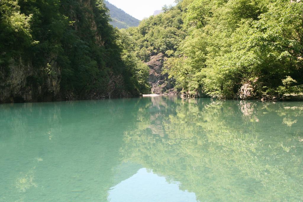 Park Blini Shala River Moll' e Shoshit Ngoại thất bức ảnh