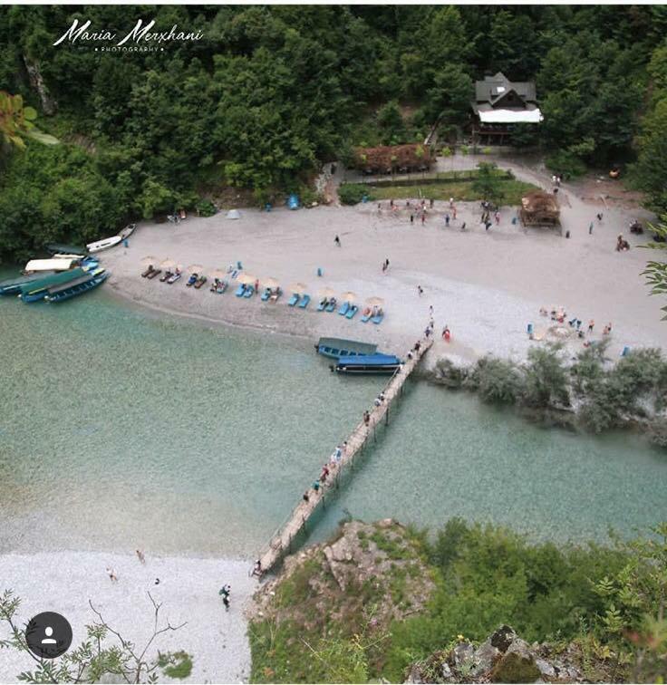 Park Blini Shala River Moll' e Shoshit Ngoại thất bức ảnh