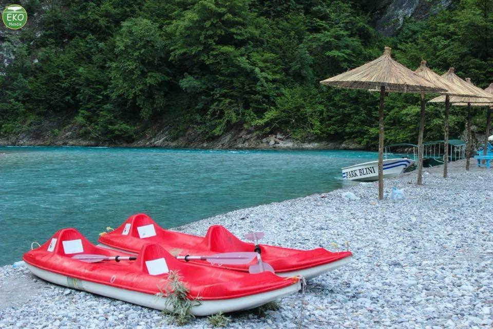 Park Blini Shala River Moll' e Shoshit Ngoại thất bức ảnh