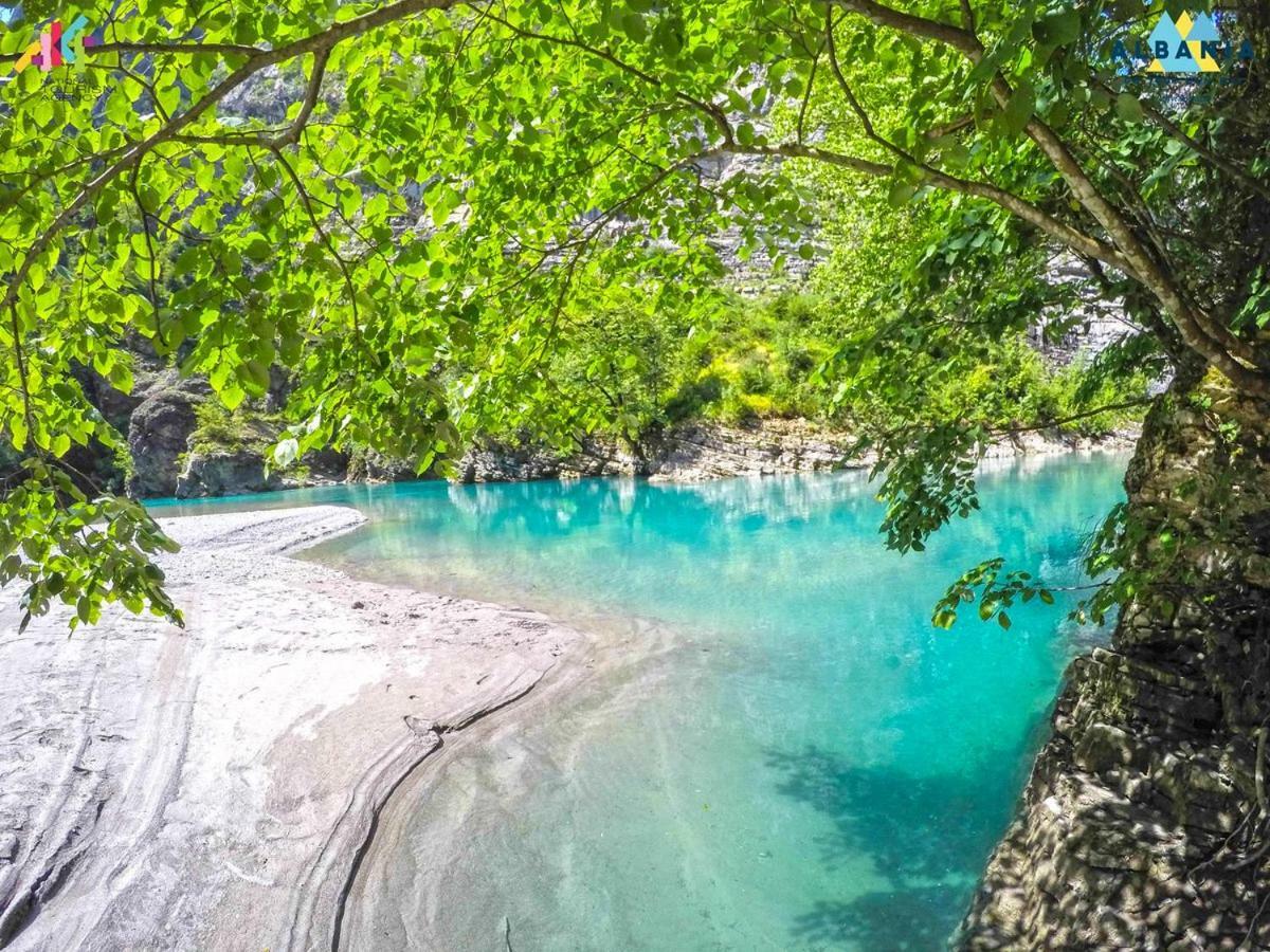 Park Blini Shala River Moll' e Shoshit Ngoại thất bức ảnh